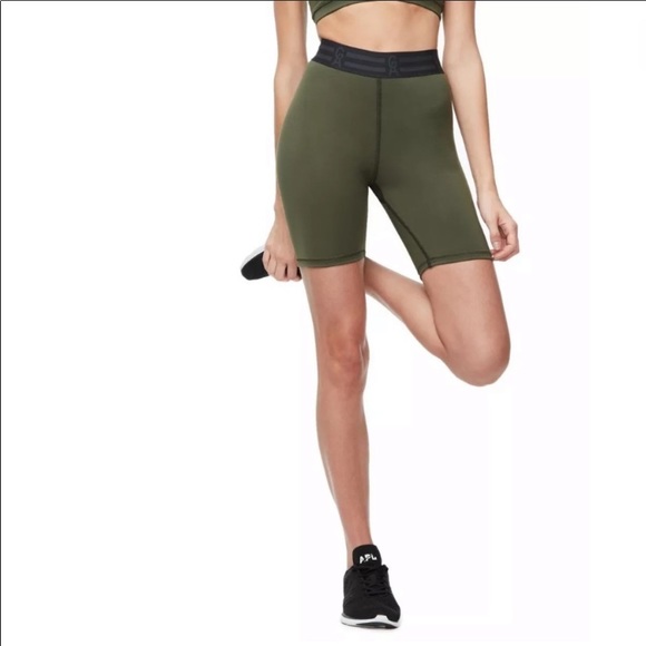 Good American Icon Bike shorts - Picture 3 of 7